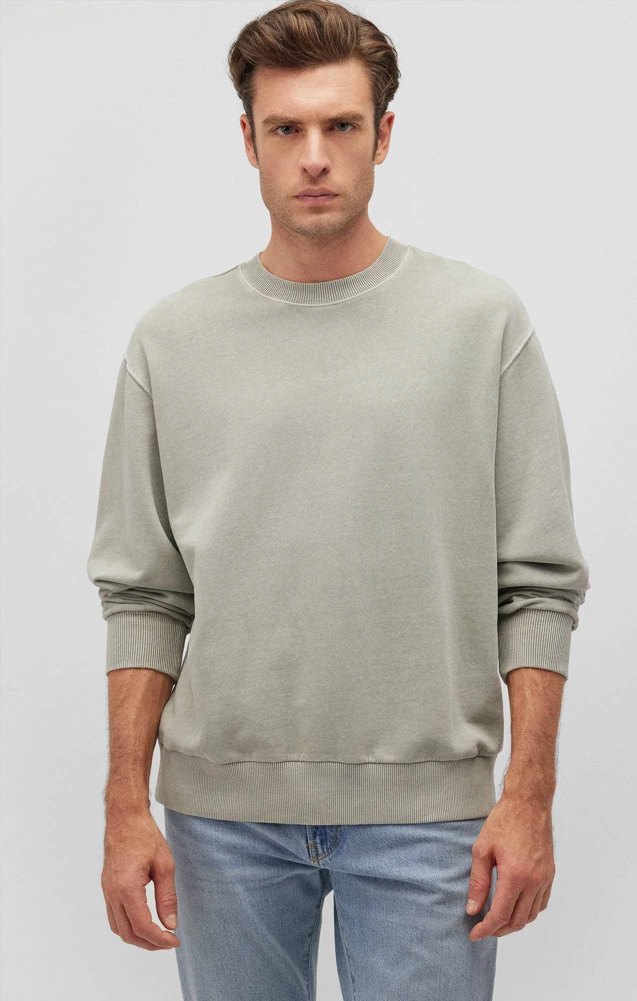 CREW NECK SWEATSHIRT IN ABBEY STONE