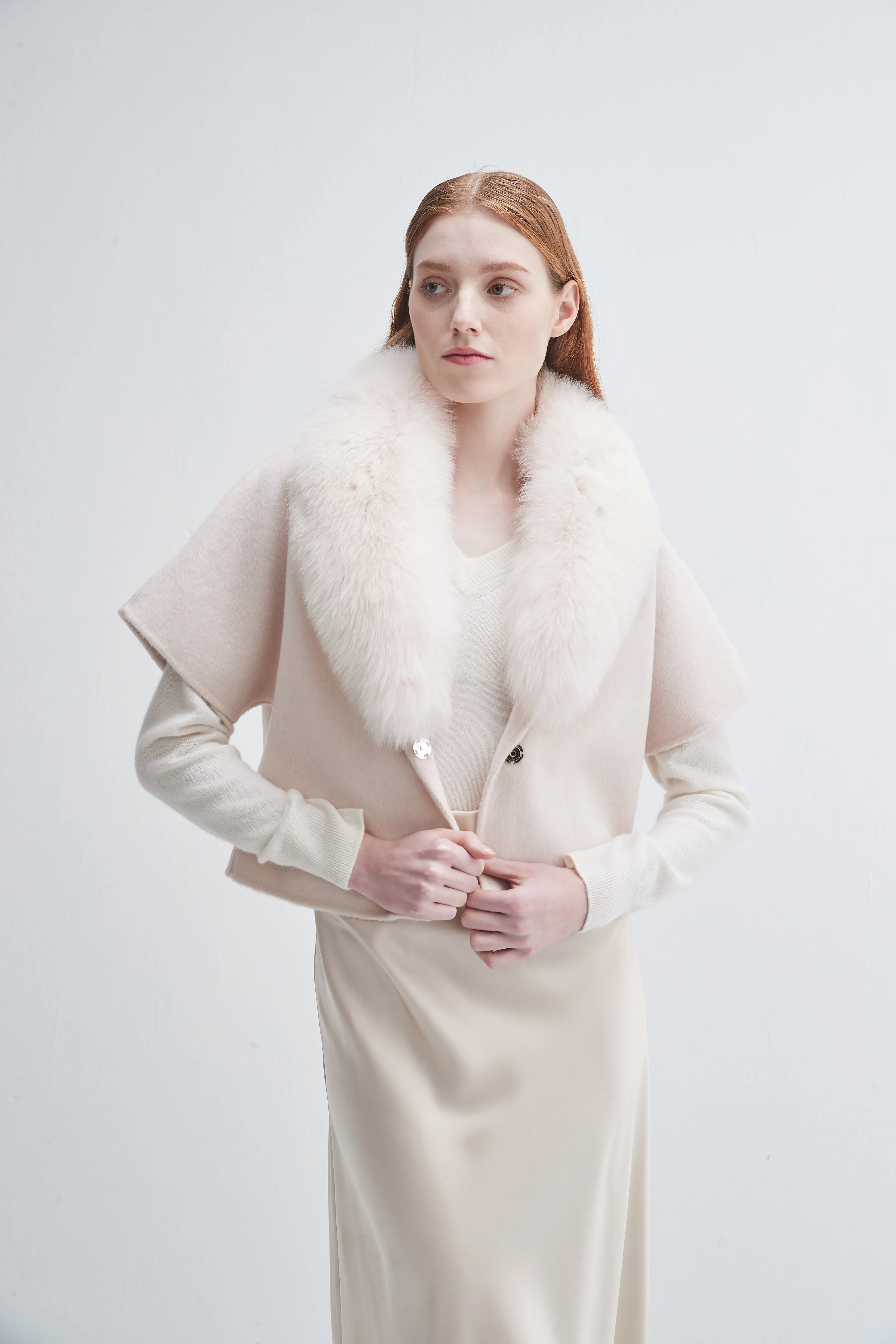 Short-sleeve Jacket with Fur Collar