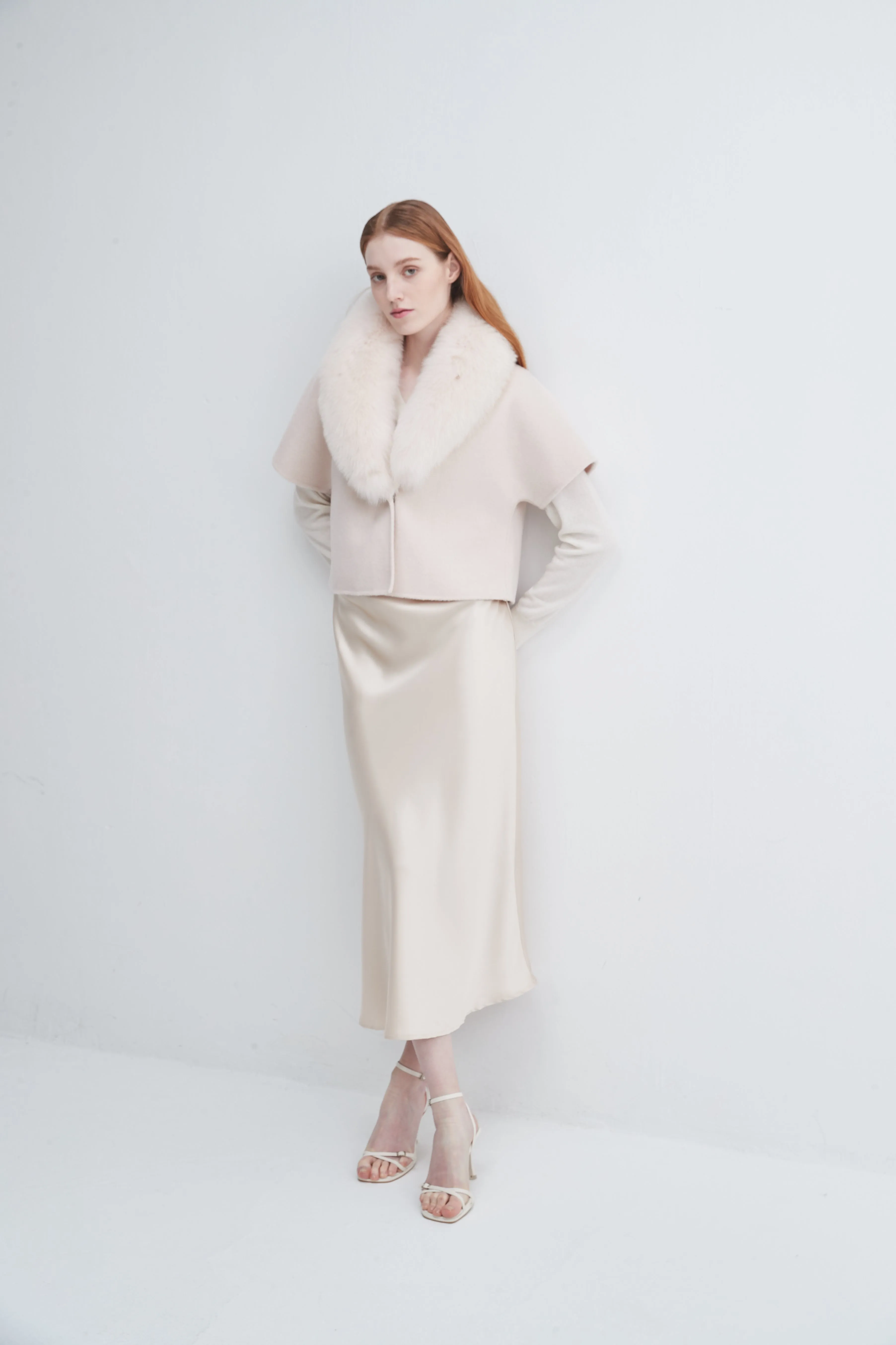 Short-sleeve Jacket with Fur Collar