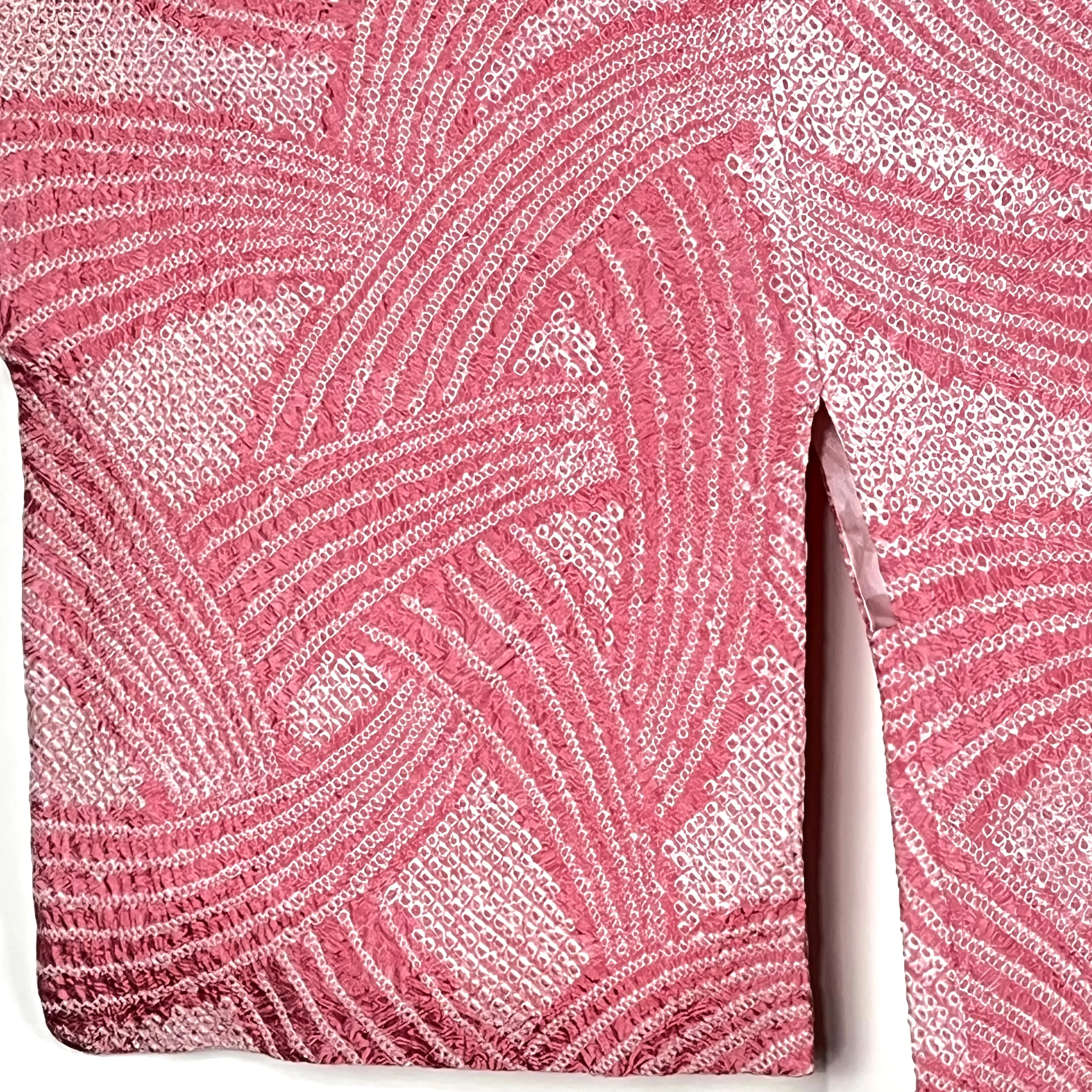 Vintage Japanese Silk Haori Coat in Shibori Tie-dye Pink Weave pattern 28"L