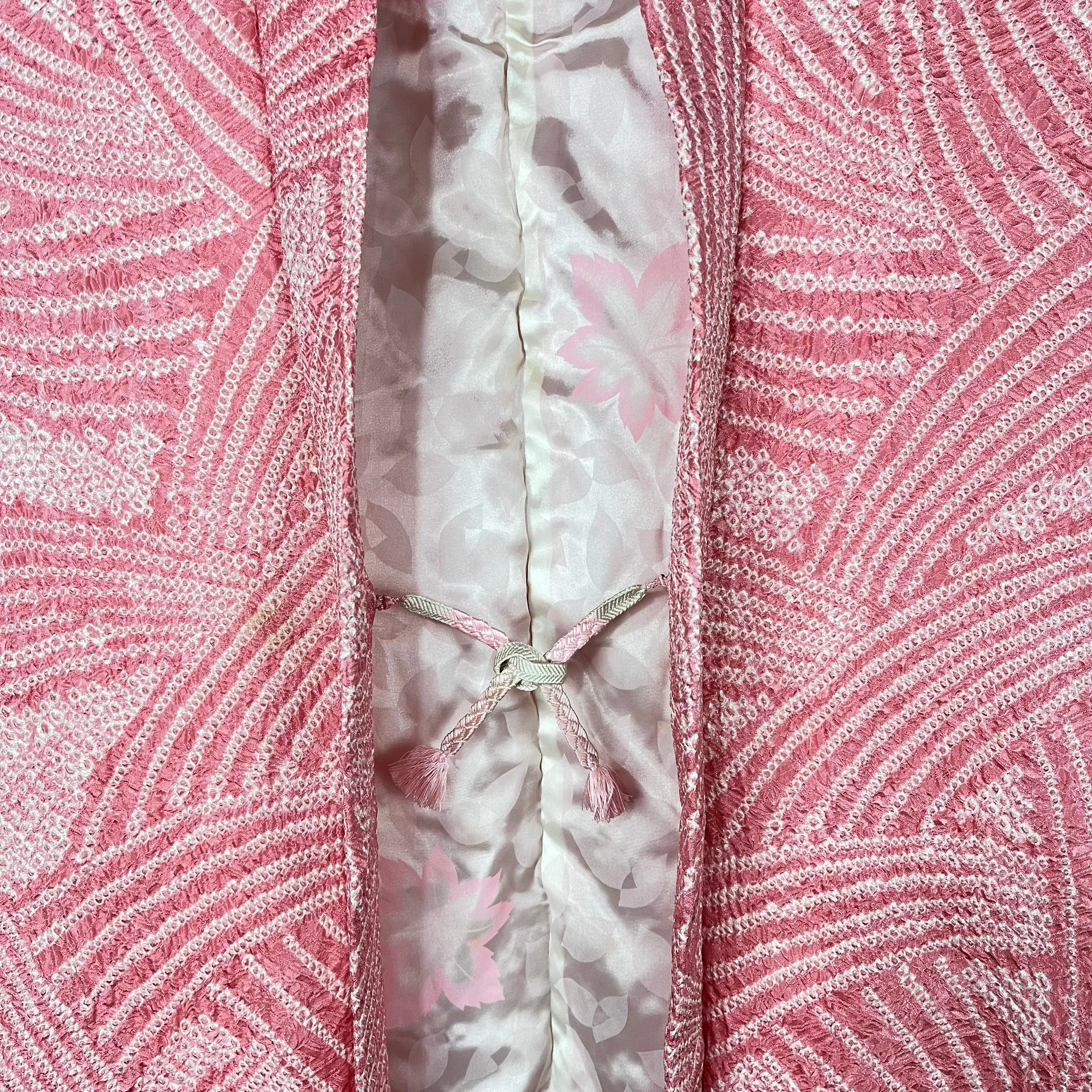 Vintage Japanese Silk Haori Coat in Shibori Tie-dye Pink Weave pattern 28"L