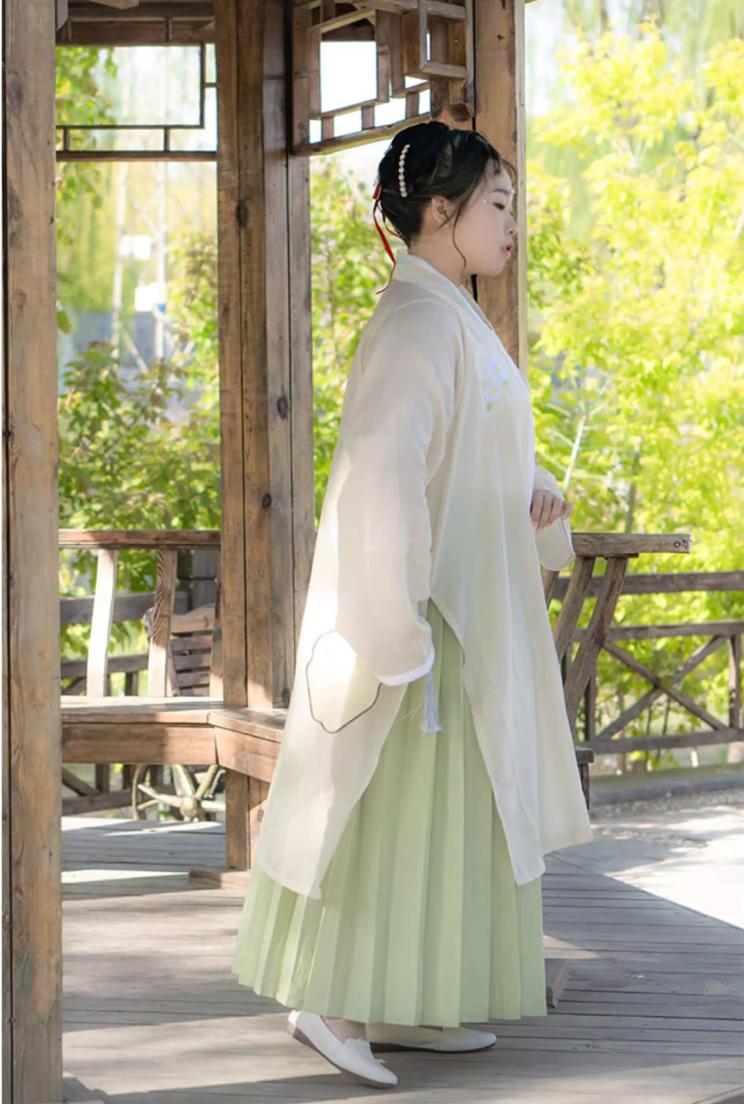 Xiao Chuju 小雏菊 Little Daisies Modernized Song Dynasty Plus Size Cotton Beizi Baidiequn Ruqun Set