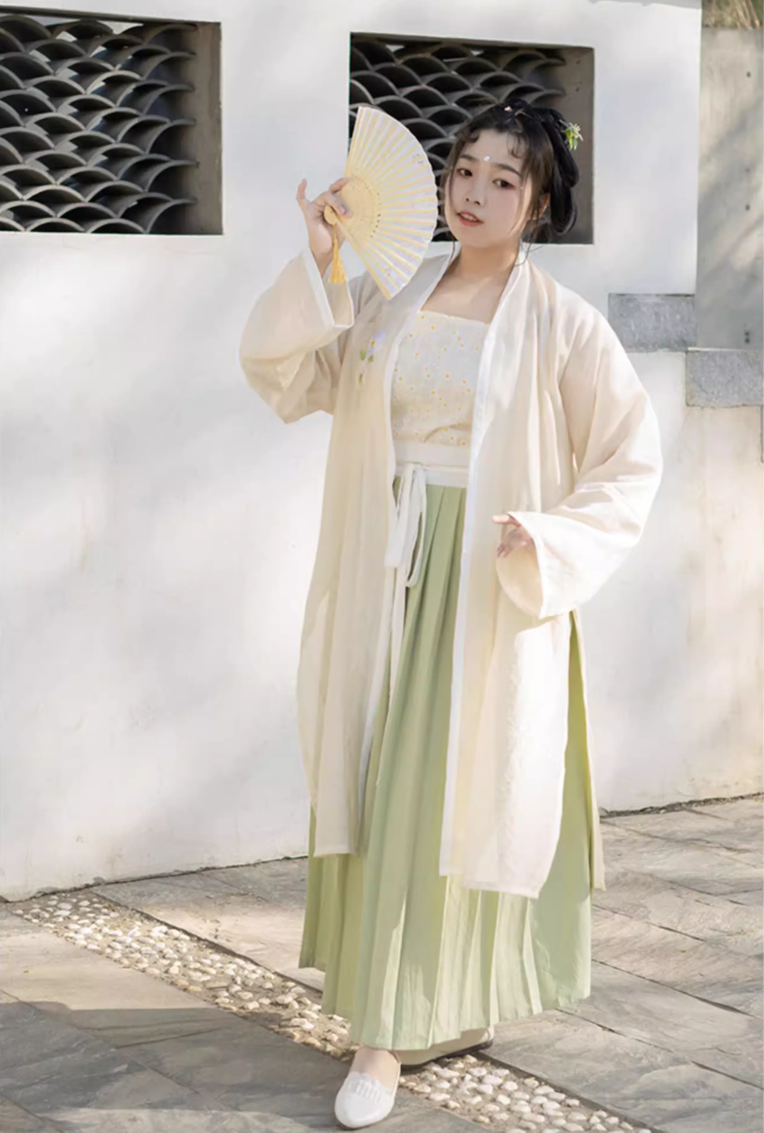 Xiao Chuju 小雏菊 Little Daisies Modernized Song Dynasty Plus Size Cotton Beizi Baidiequn Ruqun Set